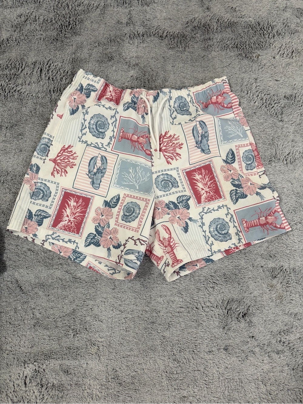 Hollister Men's size small Cream Floral & Coastal Print Swim Shorts